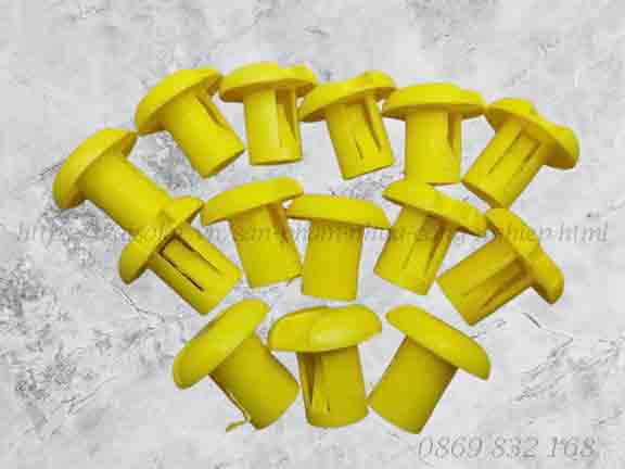 Nắp nhựa bịt đầu sắt chờ